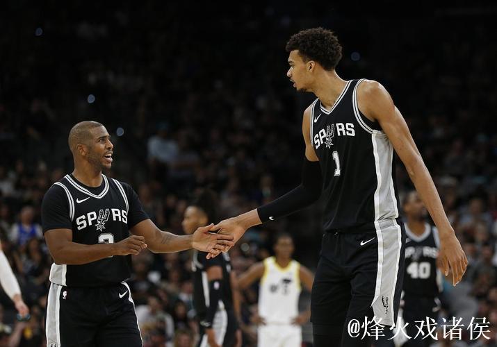 约基奇缺阵掘金依旧碾压快船 文班亚马仅得10分马刺负于雄鹿 约基奇缺阵掘金依旧碾压快船 文班亚马仅得10分马刺负于雄鹿